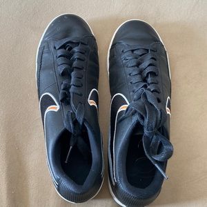 Nike Sneakers - Black - Size 9.5